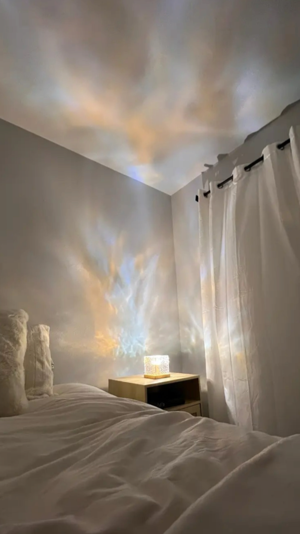 مصباح تخفيف التوتر بتأثير تموجات الماء